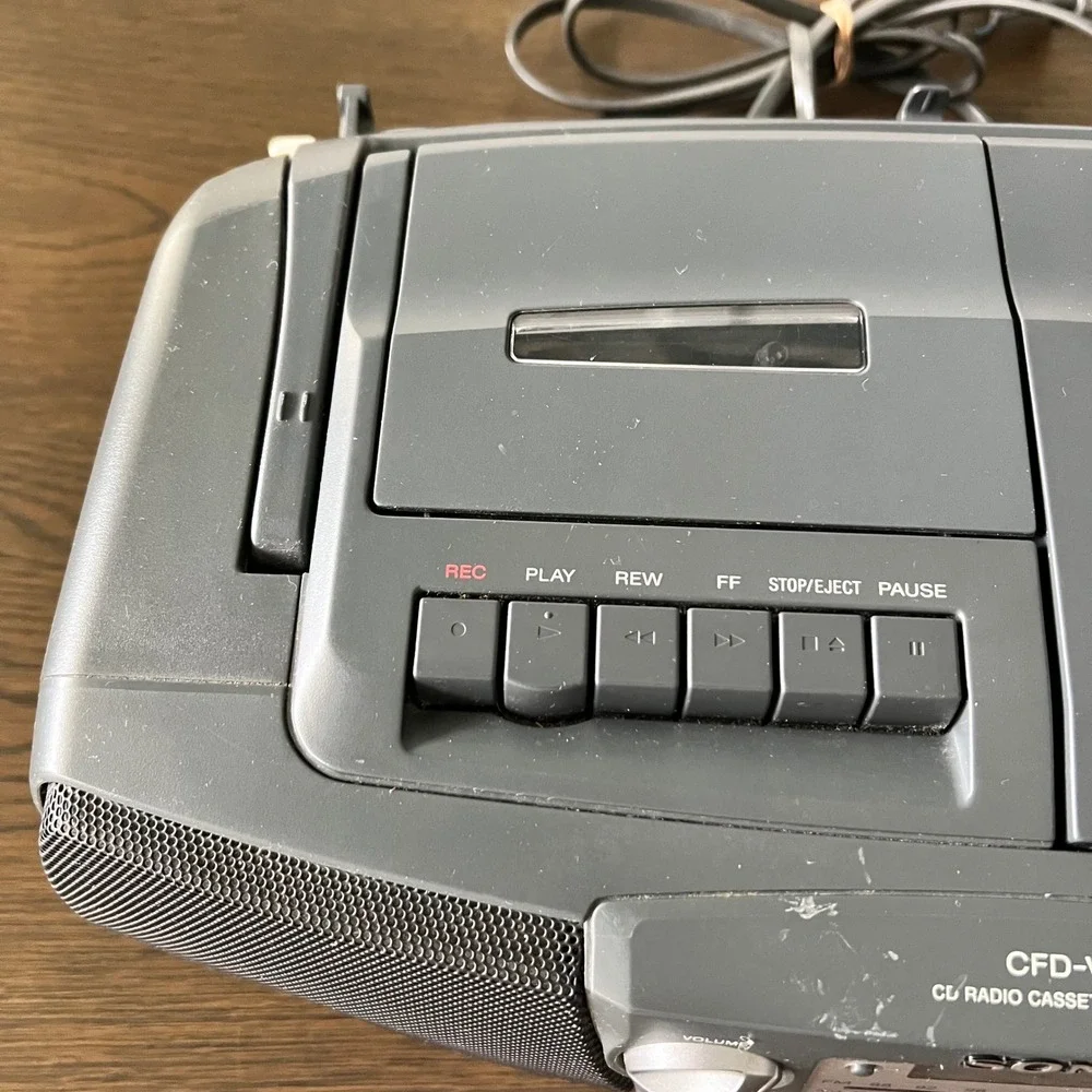 Sony CFD-V17 CD Radio‎ Cassette-Corder Portable Boombox AM FM Grey Stereo Player